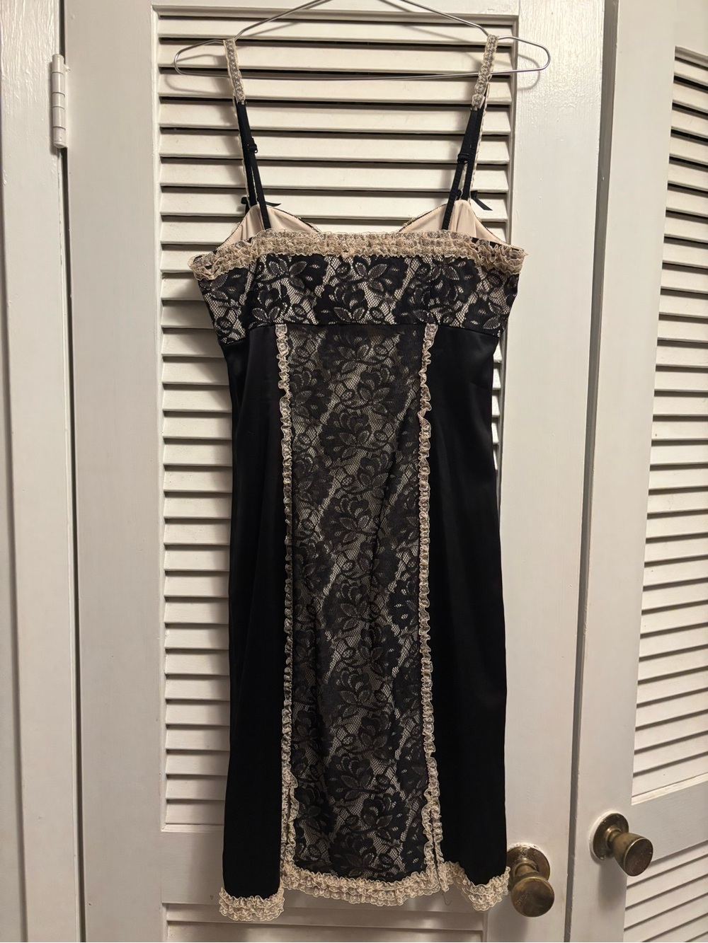 Betsey Johnson Black and Cream Lace Trim Slip - Picture 2 of 4